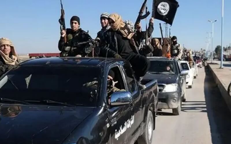 Serangan ISIS di Gurun Suriah Membunuh 15 Pro-Pemerintah